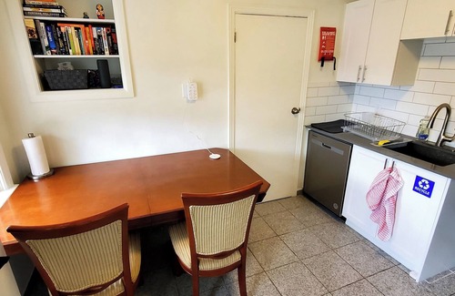 Weston House | Cozy 3 bed 2 bath in Weston Village