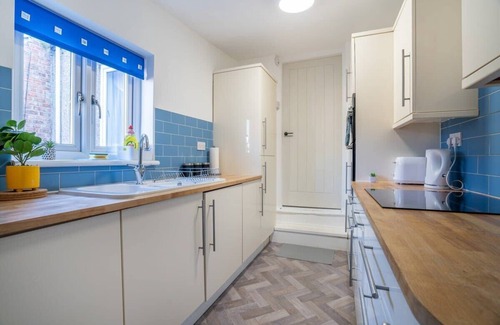 Gateshead Apartment | Cozy 3 Bed Apartment - Parking