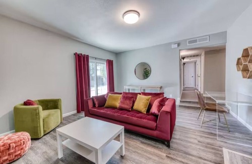 Clovis House | Cozy 3 Bedroom 2 Bath Home in Clovis, CA