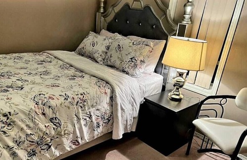 Calgary House | COZY 3 BEDROOM AND 2 BATHROOM MAIN FLOOR HOUSE NEAR CALGARY AIRPORT.