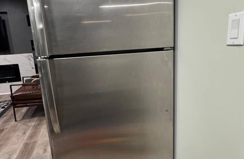 Transcona House | Cozy 3-Bedroom Basement Suite with Private Entrance