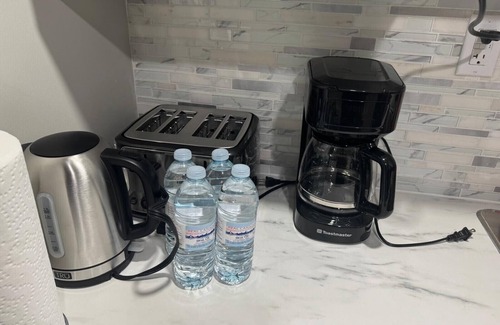 Transcona House | Cozy 3-Bedroom Basement Suite with Private Entrance