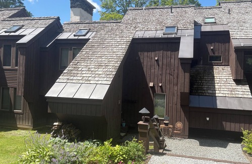 Plymouth Condo | Cozy 3-bedroom condo located in Plymouth, VT .n12 miles to Okemo mountain-