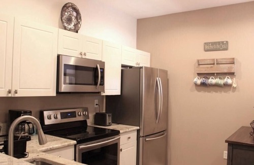 Iona Condo | Cozy 3-bedroom condo with AC, fitness room, pool, in welcoming Fort Myers