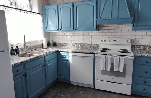 Huntingdon House | Cozy 3-Bedroom Home, Great Location in Downtown Huntingdon