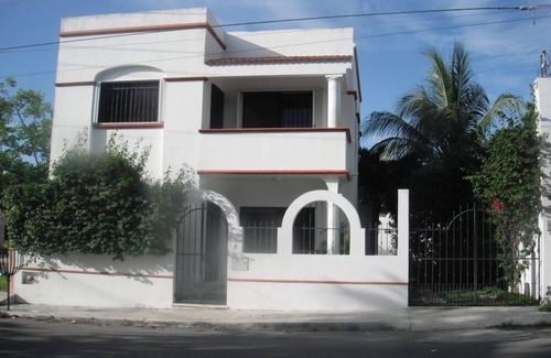 Colonia Andres House | Cozy 3 Bedroom Home With Private Pool with A/C, wifi, walk to downtown