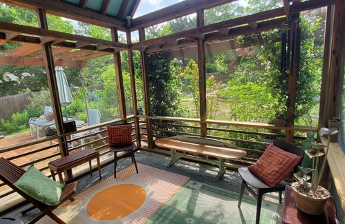 Woodland Heights House | Cozy 3 bedroom house in the City, steps away from trails and river adventures