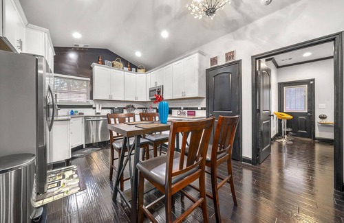 Church Street House | Cozy 3 bedroom house private. Check airbnb.com/h/andrehostsatl for reviews.