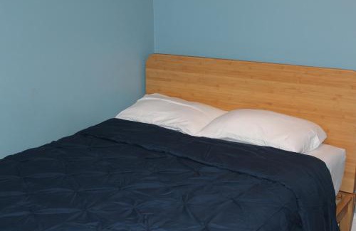 Nauck Apartment | Cozy 3 Bedroom Min to National Mall Great Location and Free Parking