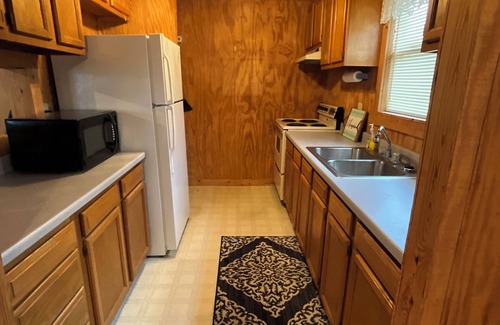 Somerville Cabin | Cozy 3-bedroom with 2 full bath cabin at Lake Somerville- Birch Creek
