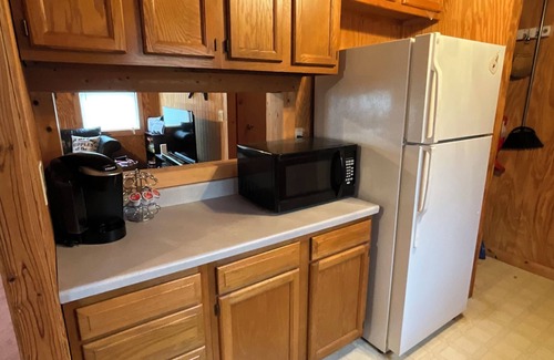 Somerville Cabin | Cozy 3-bedroom with 2 full bath cabin at Lake Somerville- Birch Creek
