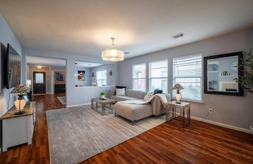 Barker House | Cozy 3 bedrooms House - Feel Like Home