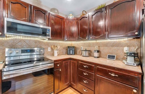 West San Antonio House | Cozy 3-BR House | Piano | Outdoor Grill | Sleeps 7