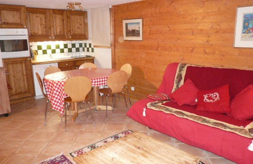Meribel Village Apartment | Cozy 3-Room Apartment for 6 in Méribel Village, Close to Slopes & Shops