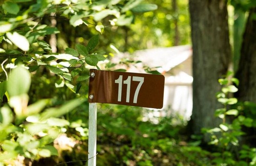 Tiny Cottage | Cozy 3B Cottage w/ Private deck Fire Pit BBQ grill