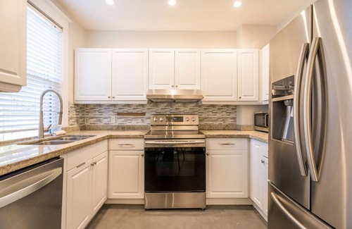 The Danforth House | Cozy 3BR Home w/Backyard & Deck Includes Parking!