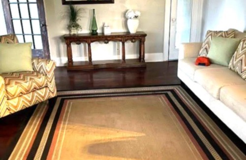 Shaker Heights Apartment | Cozy 3BR Near Shaker Heights