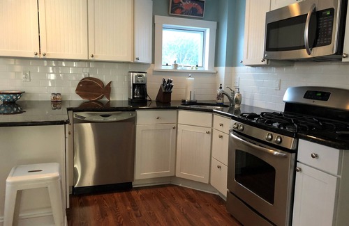 Cape May House | Cozy 3BR w/King Bed. Renovated Bath. Walk to beach, town, shopping & restaurants