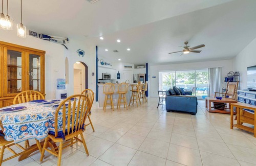 Burnt Store House | Cozy 4 Bed Home with Hot Tub Near Burnt Store