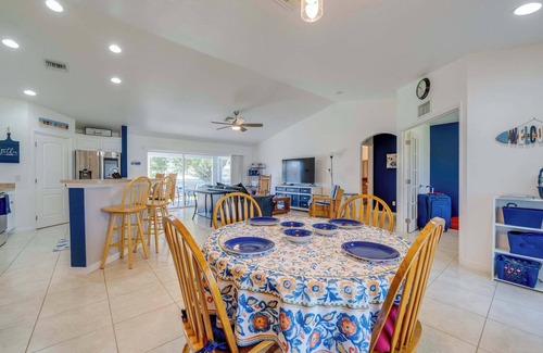 Burnt Store House | Cozy 4 Bed Home with Hot Tub Near Burnt Store