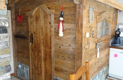 Les Gets Apartment | Cozy 4-Room Apartment for 9, Near Center and Shops, Private Parking, Large Terrace