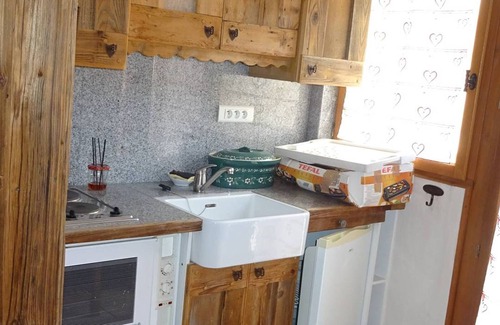 Les Gets Apartment | Cozy 4-Room Apartment for 9, Near Center and Shops, Private Parking, Large Terrace