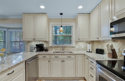 Cary House | Cozy 4bd Home - NC State & Airport nearby - BBQ