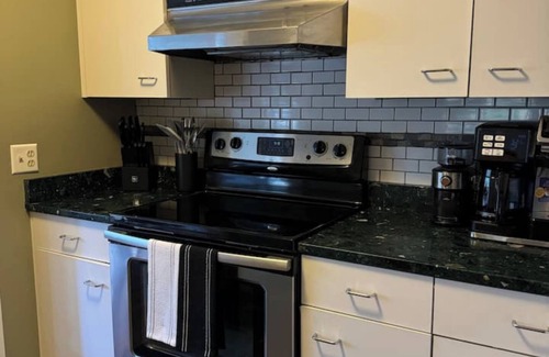 Lincoln House | Cozy 5 Bed 3 Bath Townhome across from Loon Mountain