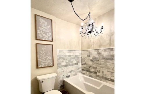 Veterans Park House | Cozy 5 Bedroom House On The Boise Greenbelt!