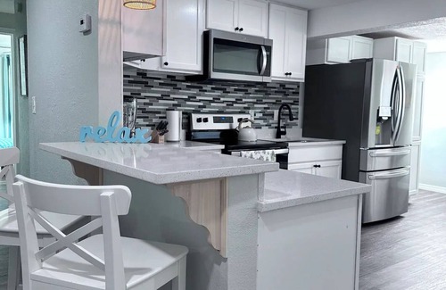 Holly Hill House | Cozy - 6 guest-Near the Beachn