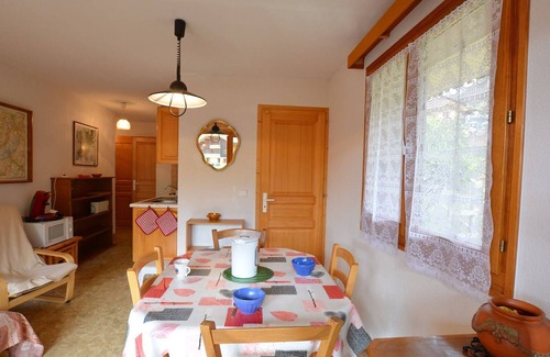 Le Grand-Bornand Apartment | Cozy 6-person apartment, near slopes and center, balcony, parking, pets allowed