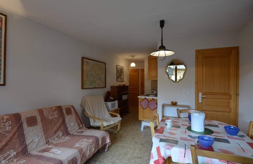 Le Grand-Bornand Apartment | Cozy 6-person apartment, near slopes and center, balcony, parking, pets allowed