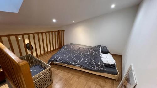 Pierrelatte Apartment | Cozy 60M T4 duplex avec terrasse roof-top
