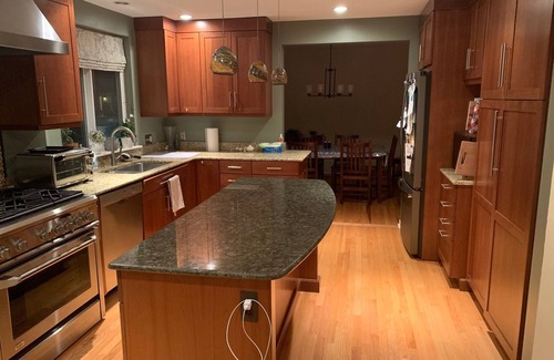 Bryant Pattengill East House | Cozy A2 Colonial Sleeps 12!