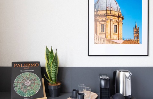 Ruggero Settimo Apartment | Cozy accommodation in the center of Palermo within walking distance of Via Libertà.