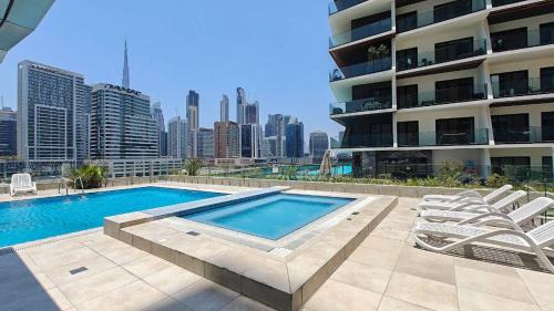 Business Bay Apartment | Cozy and Airy Studio Apartment in Business Bay!