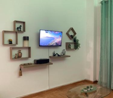 Kinosargous Apartment | Cozy and Chic apartment in the Center, 5 min Subway