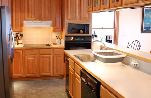 Bridgton House | Cozy and contemporary waterfront home in tranquil area on Woods Pond.