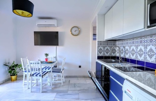 Las Lagunas Apartment | Cozy and elegant apartment with swimming pool and parking - Fuengirola beach