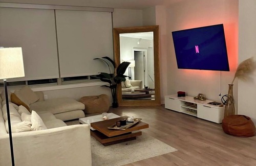 Crystal City Apartment | Cozy and Modern 1-bedroom spacious apartment in national landings Arlington VA