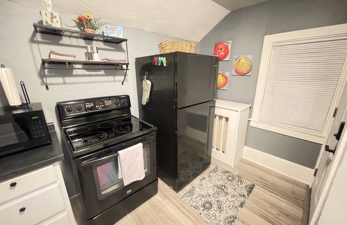 Sheboygan Apartment | Cozy and private 3 bedroom unit located a few blocks from downtown Sheboygan.