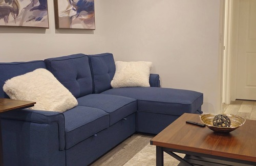 Calgary House | Cozy and Quiet Basement Suite in Calgary area.