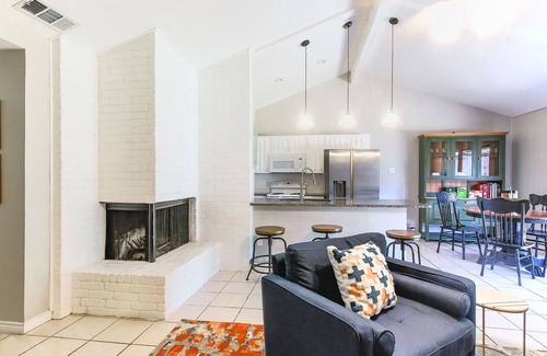 Richardson House | Cozy and Quiet Home In Richardson, Garland, Dallas