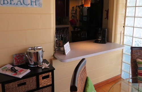 Laurel House | Cozy and spacious cottage with a short walk to the beach!