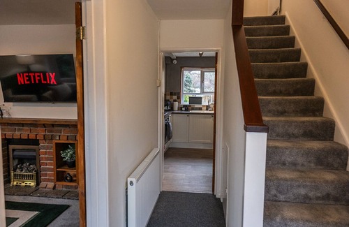 Crawley House | Cozy and Stylish stays at Maiden Lane