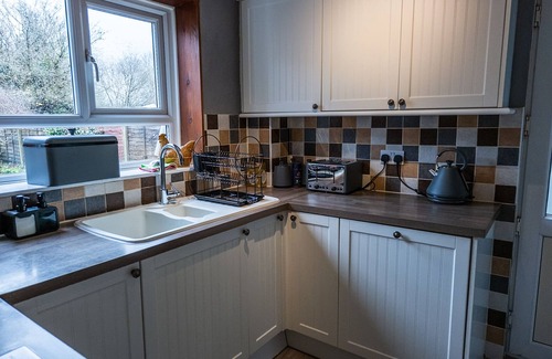 Crawley House | Cozy and Stylish stays at Maiden Lane