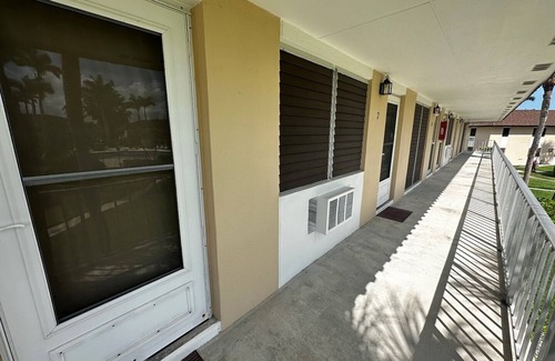 Marco Island Condo | Cozy and Well Appointed One Bedroom Condo in Popular Island Complex