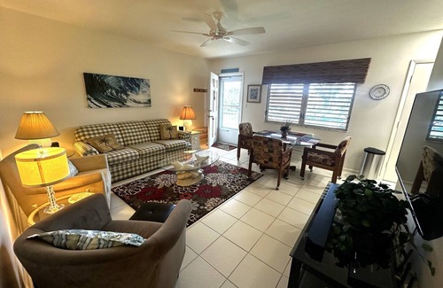 Marco Island Condo | Cozy and Well Appointed One Bedroom Condo in Popular Island Complex