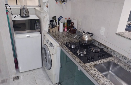 Leblon Apartment | Cozy apartment in Leblon. Near restaurants.