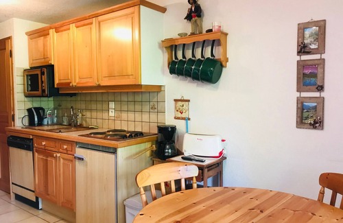 Morillon Apartment | Cozy apartment with balcony, parking, and pets allowed